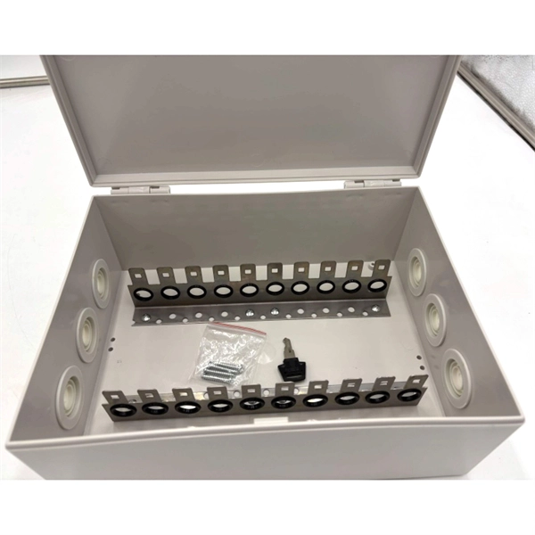What is the function of the small busbar in a Kyn28A-12 type switchgear