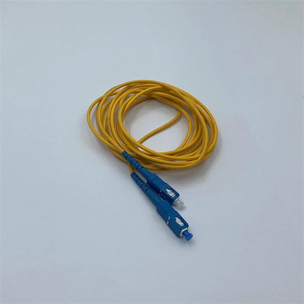 Electrification bolts for distribution boxes